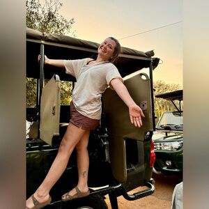 Meet your Posher, Leanna